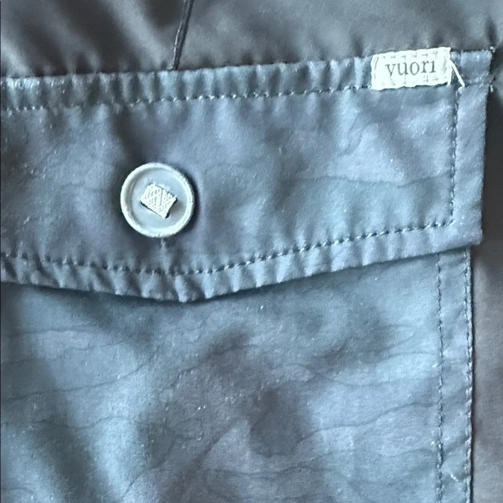 Vuori Men's L Black board‎ Shorts